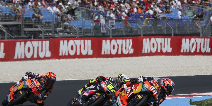 Brian Uriarte Jadi Kudeta Veda Pimpin Rookie, Bos KTM Ajo Prihatin dan Bersyukur karena Untung Poin
