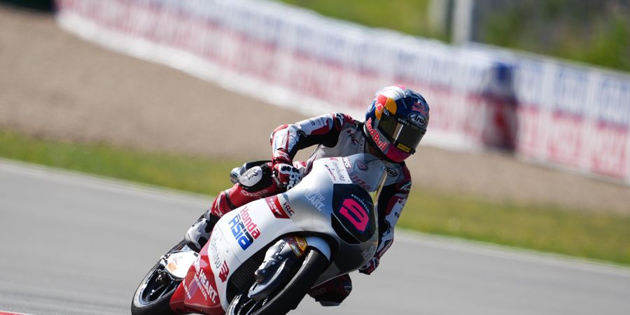 Hasil Kualifikasi Moto3 Ceko 2026 - Veda Tembus 8 Besar, Pastikan Start Baris Ke-3