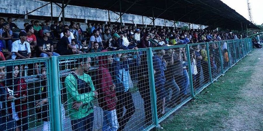 Kedatangan Legenda Persib, Ratusan Bonek Serbu Sesi Latihan Persebaya Surabaya