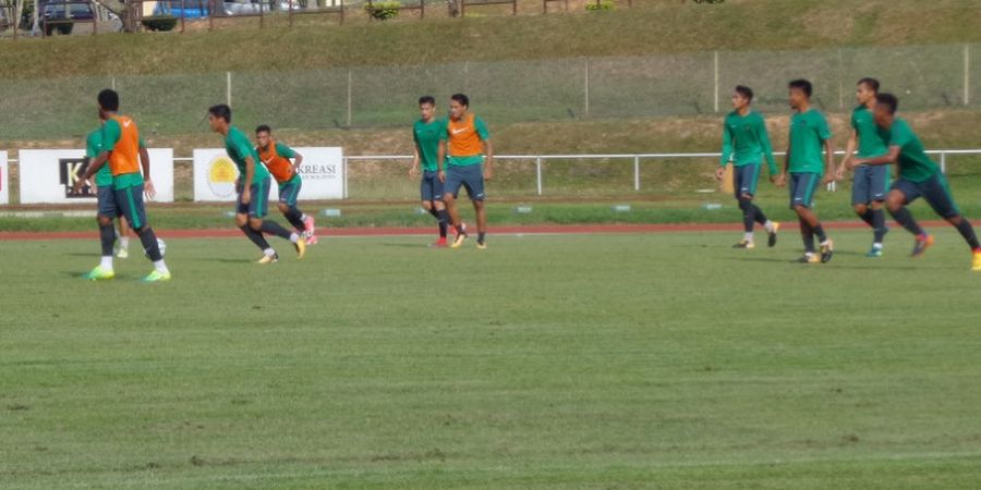 SEA Games 2017 -  Lawan Thailand, Ezra Walian Bukan Starter Timnas U-22, Ini Indikasinya