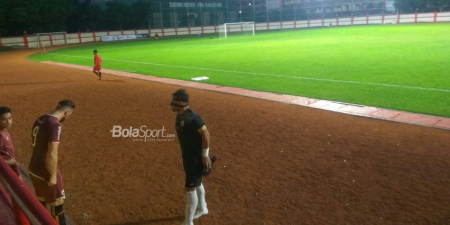 Gunakan Topeng, Andritany Tampil Membela Persija Jakarta Hadapi Timnas U-23 Korsel