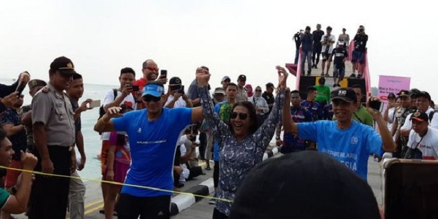 Takut Sandiaga Uno Nangis, Susi Pudjiastuti Lakukan Hal Unik Ini Saat Lomba Tidung Aquathlon