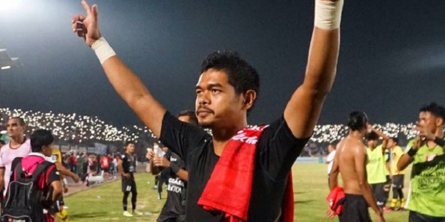 Gagal Menang atas Bali United, Pemain Bintang Persija Jakarta Sambangi Jakmania di Tribune Stadion I Wayan Dipta