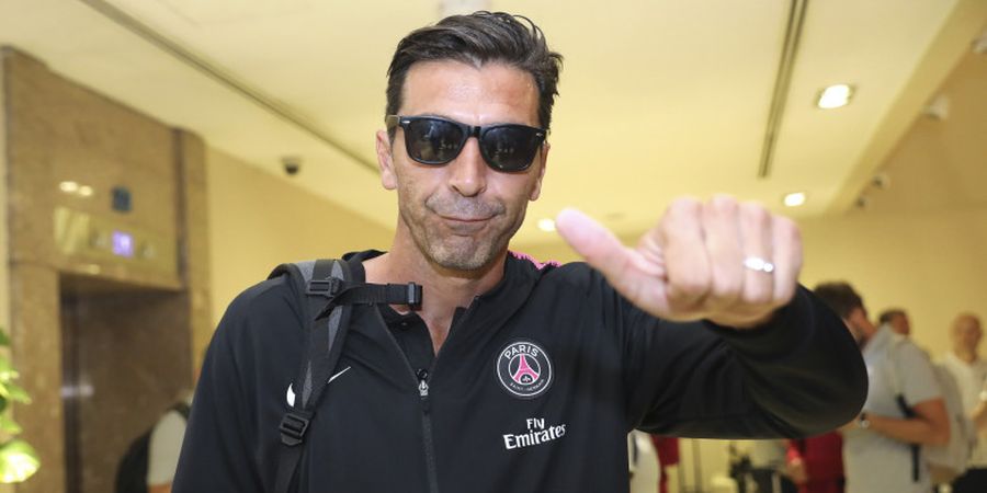 Tampil Ekspresif, Gianluigi Buffon Hibur Rekanya di PSG dengan Bernyanyi