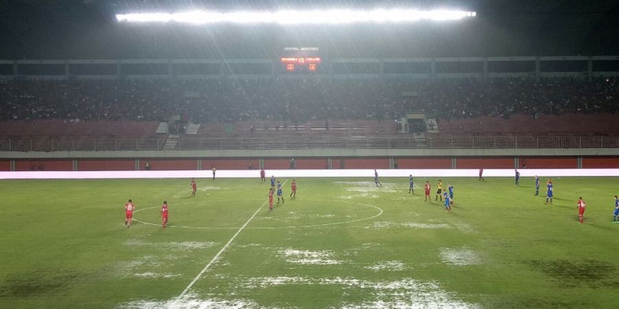 Hujan Deras dan Sambaran Petir Akibatkan Laga Indonesia Selection Vs Timnas Islandia Sempat Dihentikan Sementara