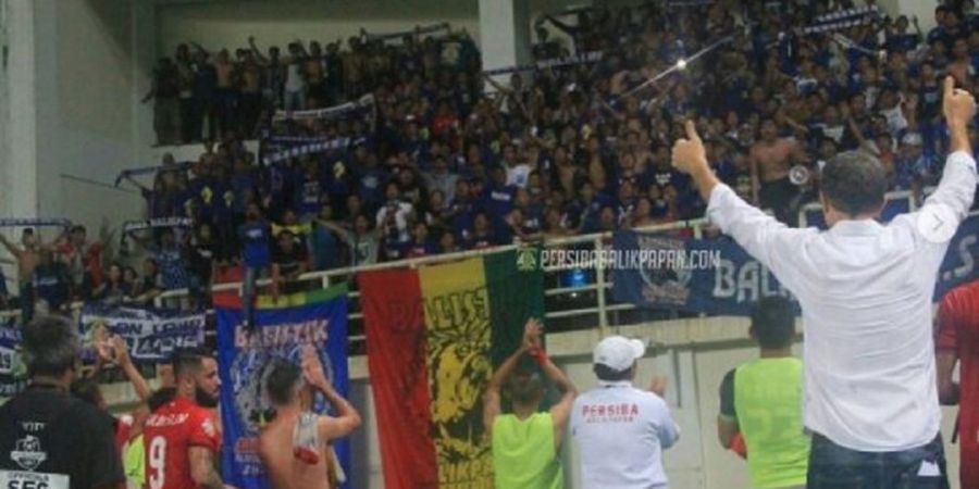 Kemesraan Pemain dan Suporter Persiba Balikpapan Seusai Melakoni Derbi Kaltim, Ini Videonya