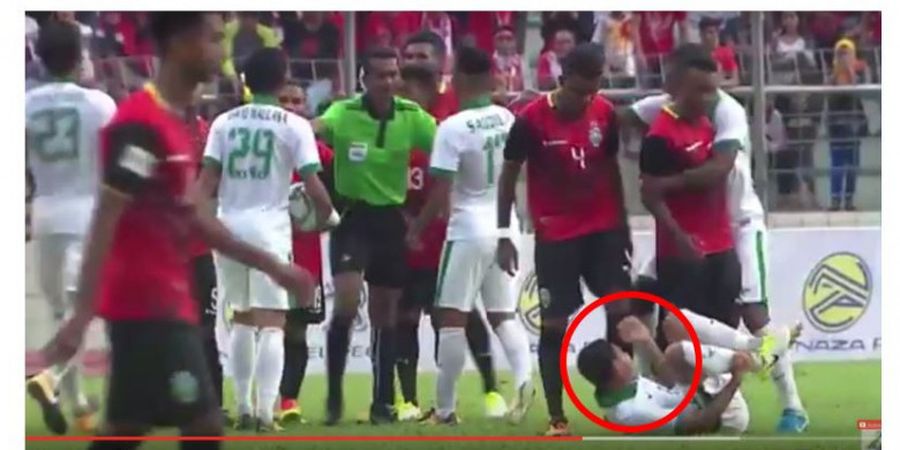 Indonesia vs Timor Leste - Parah, Pemain Timor Leste Malah Tendang Punggung Evan Dimas Saat Tersungkur