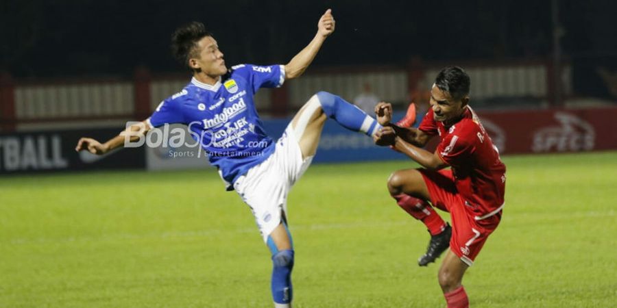 Persija Vs Persib - Beberapa Insiden di Babak Pertama, Mulai Kena Pukul Hingga Protes Wasit