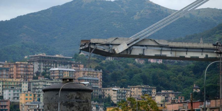 Tragedi Jembatan Ponte Morandi Runtuh, Seorang Pesepak Bola Amatir Hembuskan Napas Terakhir