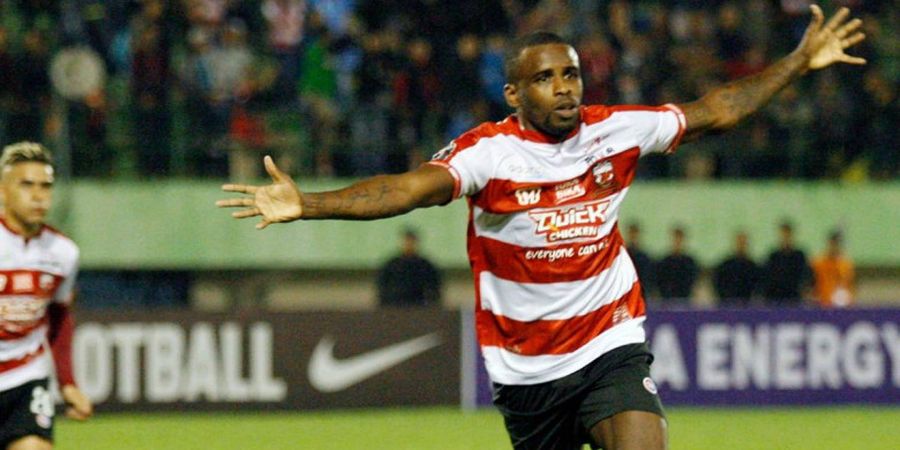 Greg Nwokolo Cetak Gol, Madura United Ungguli Persela di Babak Pertama