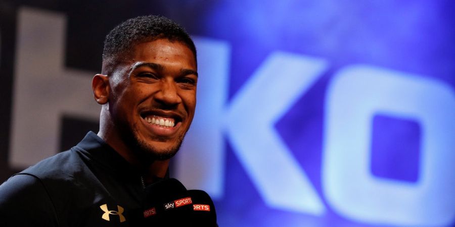 Floyd Mayweather Sebut Laga Anthony Joshua Versus Deontay Wilder Seharusnya Digelar di Inggris