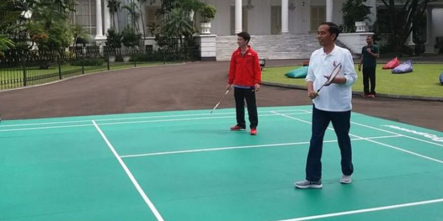 Peringati Sumpah Pemuda, Jokowi Main Bulu Tangkis bersama Marcus/Kevin dan Gregoria Mariska