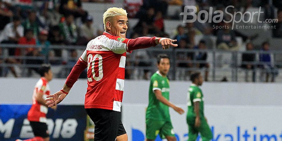 Madura United Bakal Semakin Merugi Andai Tak Melepas Cristian Gonzales