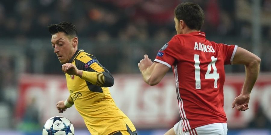 Melalui Postingan Instagram Ini, Oezil Tampar Legenda Arsenal!