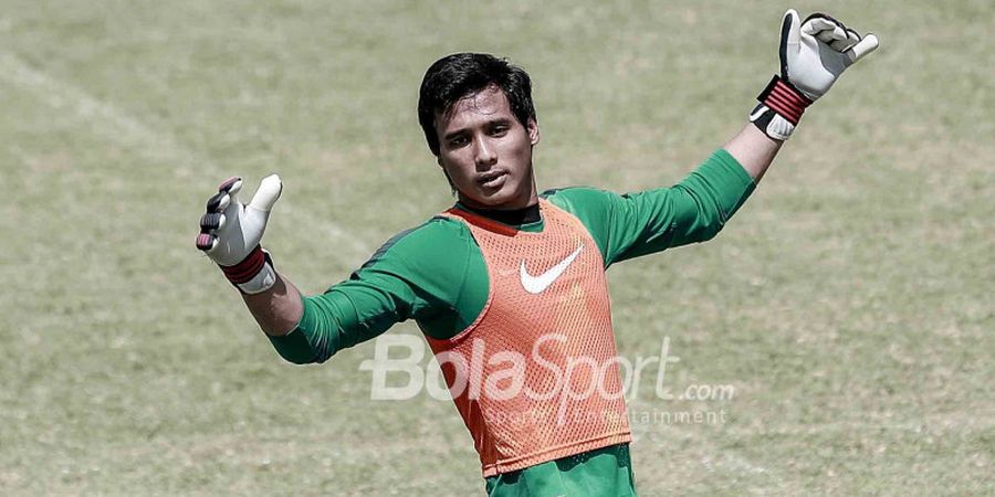 Timnas Indonesia Vs Hong Kong - Debut Kece Muhammad Ridho, 2 Penyelamatan Terbang Beruntun