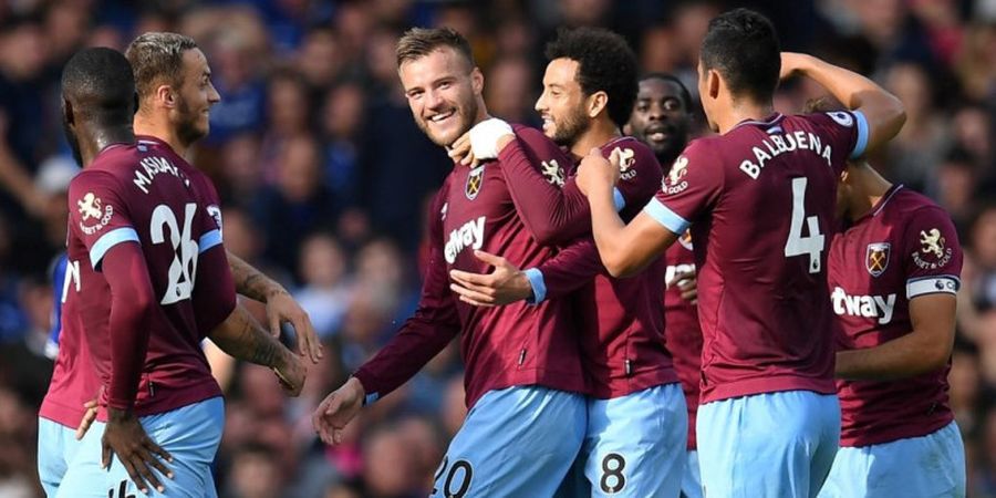 VIDEO - Duel Kepala Vs Kaki Tanpa Kartu Merah Warnai Kekalahan Everton dari West Ham United