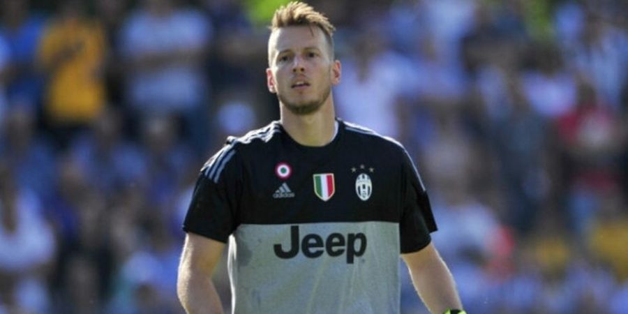 Juventus Lepas Kiper Ke Valencia