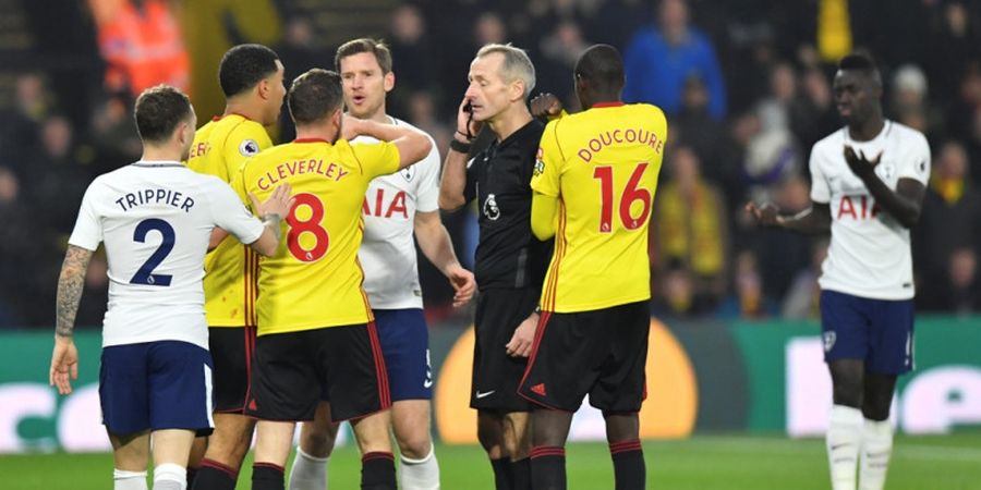 Romantisnya Hubungan Watford dengan Kartu Merah di Liga Inggris