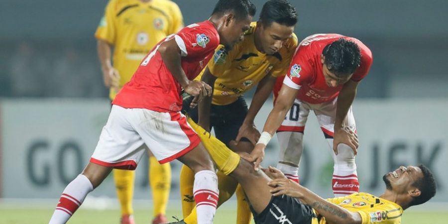 Semen Padang Vs Perseru - Pakai Kaos Merah, Penonton Tak Perlu Bayar, Ini Alasannya!