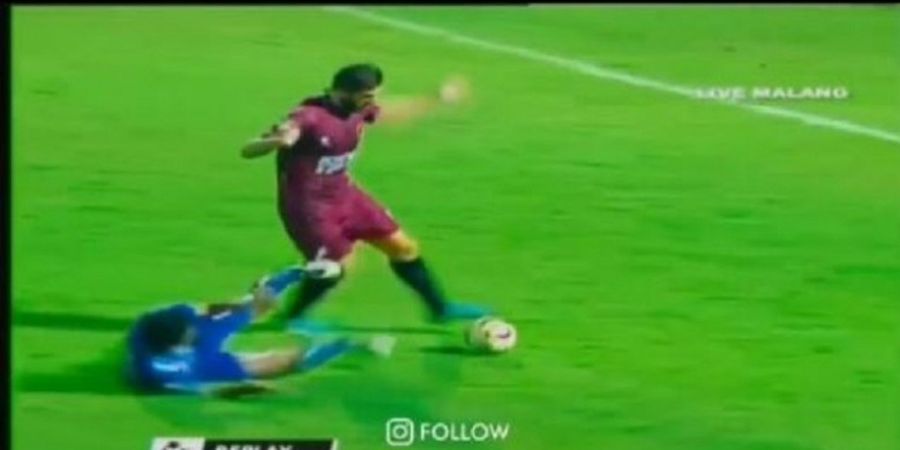 VIDEO - Pemain Arema Dianggap Diving di Kotak Penalti, CEO PSM: Kedua Kalinya Kami Dicurangi Wasit!