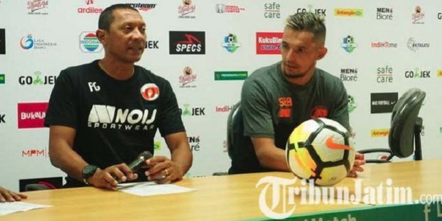 Pelatih Perseru Bantah Timnya Main Bertahan Saat Hadapi Persebaya