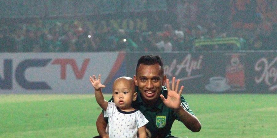 Gemes, Jagoan CIlik Irfan Jaya Ini Ikut Bersorak Bersama Puluhan Ribu Bonek