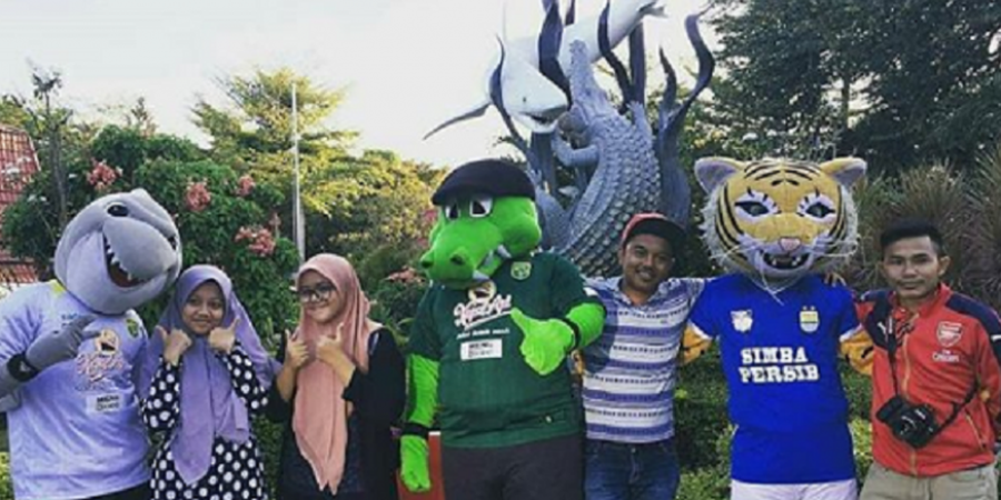 Ketiga Maskot Ini Umbar Kemesraan Jelang Laga Tunda Persebaya Kontra Persib 