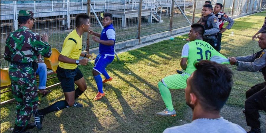 GALERI FOTO - Wasit Liga 3 Dikeroyok Pemain PSAP Sigli di Aceh, Mengerikan dan Memalukan!