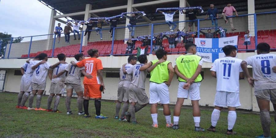 Meski Kebanggaannya Kalah, Suporter Klub Liga 3 Ini Tunjukkan Loyalitas dan Totalitas