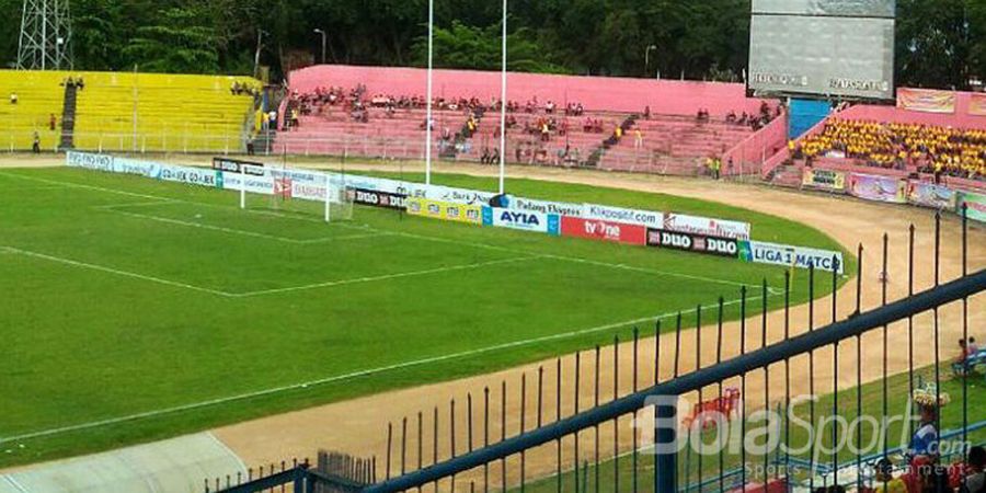 Di Kandang Sendiri, Laga Semen Padang Sepi Penonton