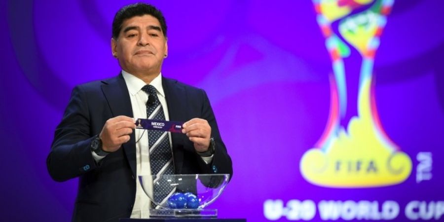 Diego Maradona Resmi Melatih Klub Uni Emirat Arab