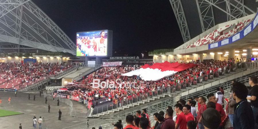 Piala AFF 2018 - Tanda Cinta Pemain Timnas Indonesia Kepada Suporter di Singapura