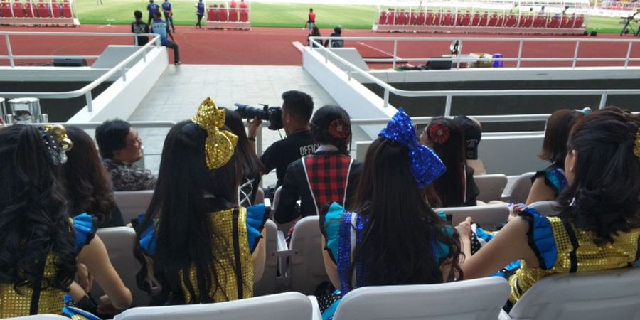 Gabriela Warouw JKT 48 Berikan Cerita Singkat Saksikan Pertandingan Sepak Bola di SUGBK