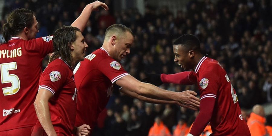 Bristol City Vs Manchester United, Terbang Tinggi berkat Drone