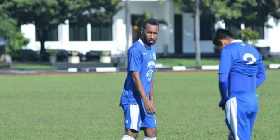 Debut di Persib, Catatan Penampilan Patrich Wanggai Serba Nol