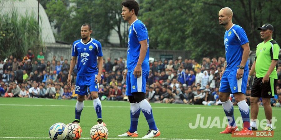 Obati Rindu Ingin Bertanding, Striker Persib ini Tonton Video Dirinya di Youtube