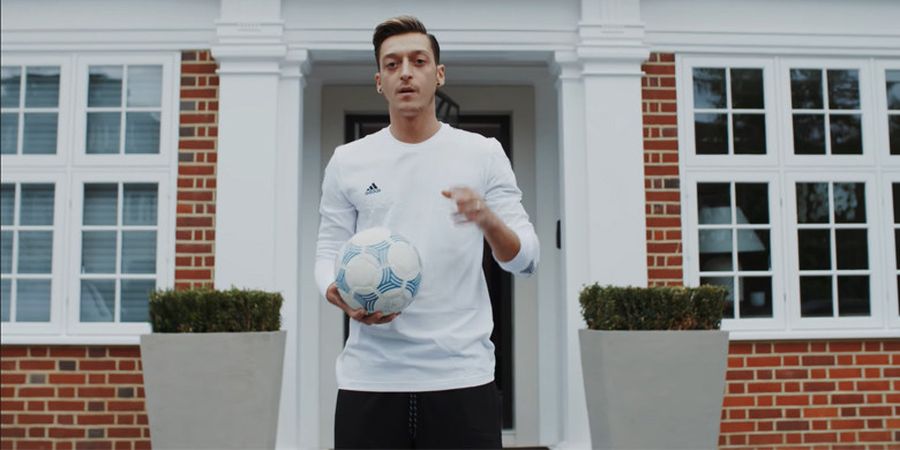 Mesut Oezil Diperebutkan Banyak Tim Bukan Untuk Cetak Gol, Ini Buktinya!