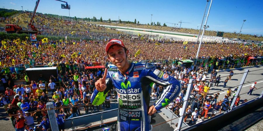 Valentino Rossi Tidak Akan Menghitung Usianya untuk Perpanjang Kontrak bersama Tim Movistar Yamaha