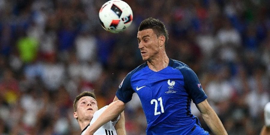 Sikap Didier Deschamps dan Rekan Setim Membuat Laurent Koscielny Memilih Pensiun dari Timnas Prancis