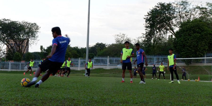 Evan Dimas dan Ilham Udin Jadi Algojo Bola Mati