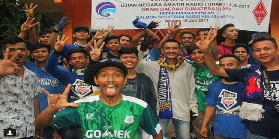 Ada Potret Mesra Identitas Suporter Warna Biru dan Hijau di Sumatera, Tak Kalah dengan Bonek dan Bobotoh