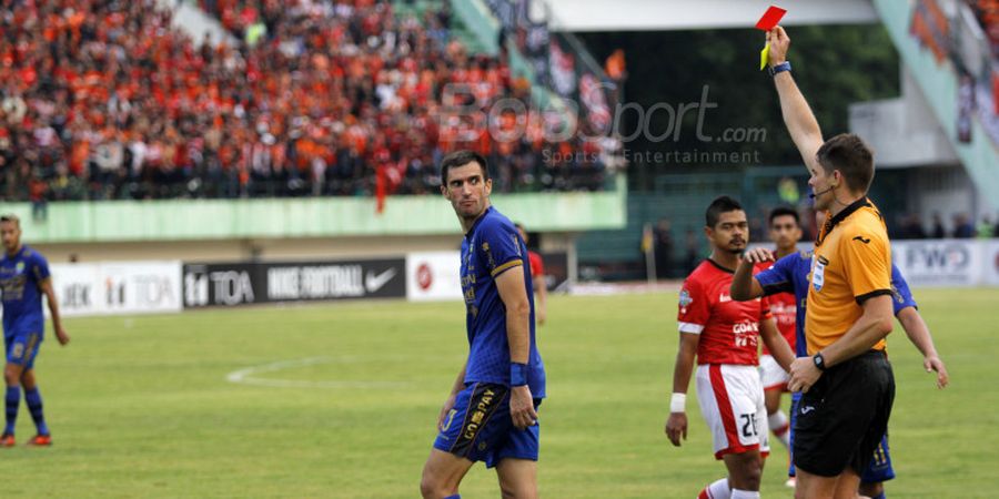 Persija vs Persib - Ini Komentar Wasit FIFA dan Terbaik Ligina Purwanto Terhadap Keputusan Wasit Shaun Evans