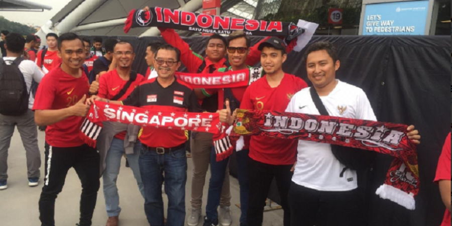 Piala AFF 2018 - Jelang Pertandingan Singapura Kontra Indonesia, Fan dari Kedua Tim Tunjukkan Keakraban