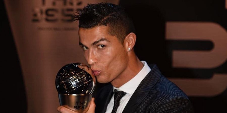 Cristiano Ronaldo Tunjukkan Deretan Piala , Netizen Malah Berikan Komentar Pedas Hingga Bawa Nama Lionel Messi 