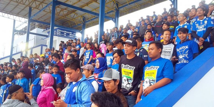 Tahan Arema, Dirigen Viking Puji Penampilan Atep dkk