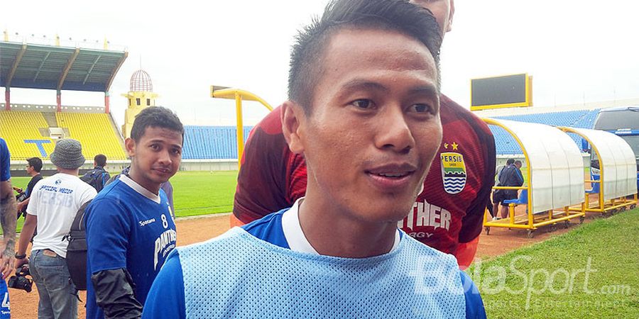 Persib Vs Mitra Kukar - Ghozali Siregar Tepikan Persahabatan dengan Bek Lawan