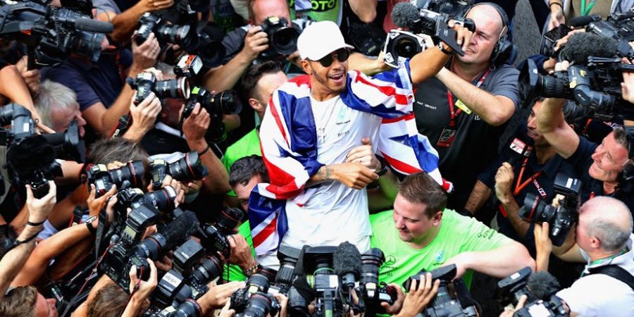 Raih Gelar Ke-4, Lewis Hamilton Dipuji Sang Rival