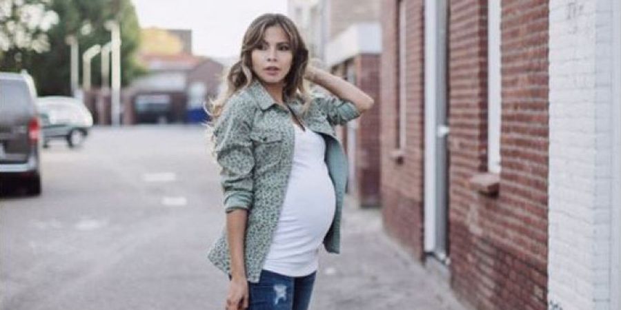 GALERI FOTO - Saat Masih Hamil Besar, Istri Pemain Timnas Kolombia Ini Tampil Cantik dan Percaya Diri Memamerkan Perutnya