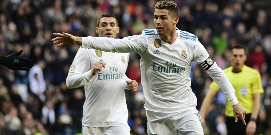 Cristiano Ronaldo Instruksikan Fan Real Madrid untuk Tepuk Tangan buat Karim Benzema