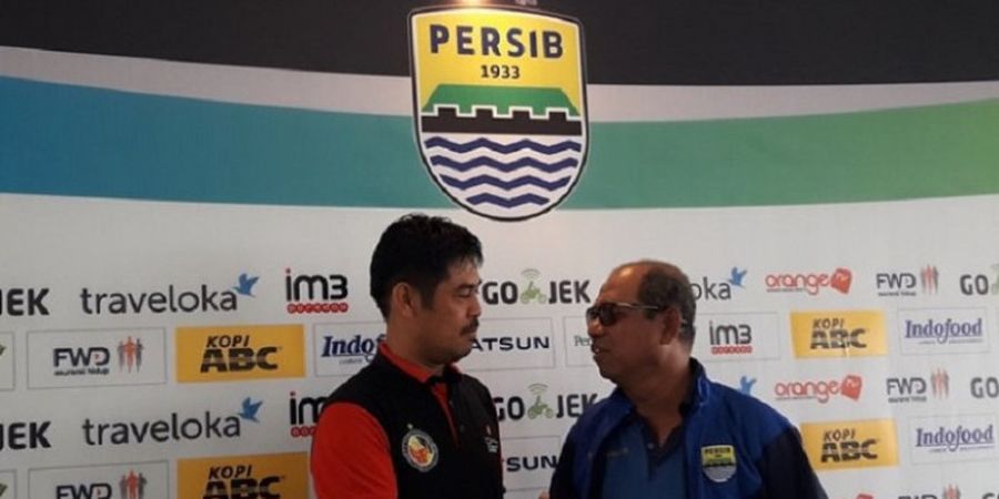 Persib Bandung Vs Semen Padang - Laga Guru Lawan Murid